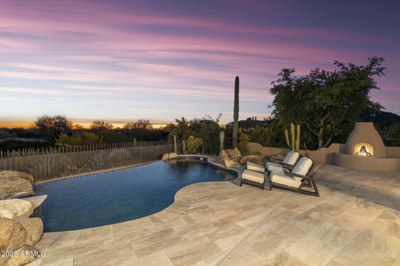 Between 18th Holes of 2 Boulders courses