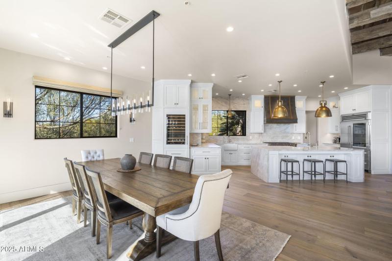 Dining to Retractable Wall of Glass