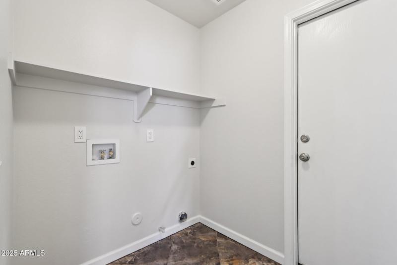 20-web-or-mls-E Oakland St-S1512-020