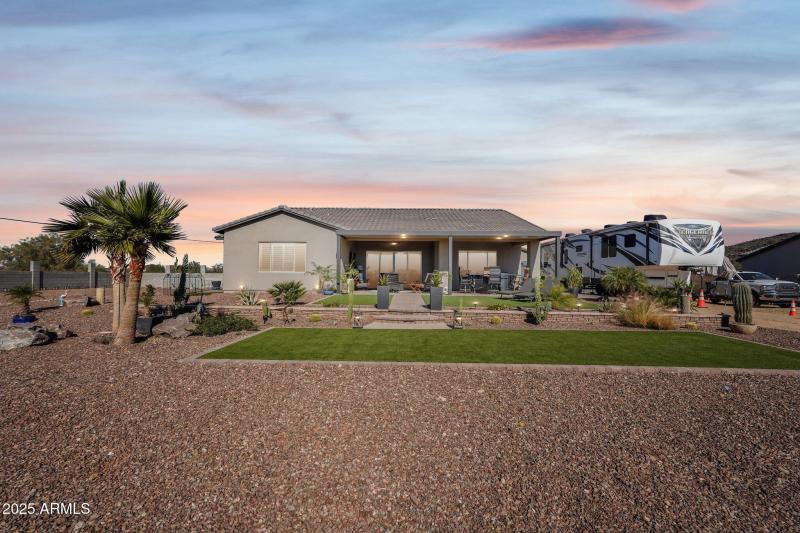 Entertainers Backyard