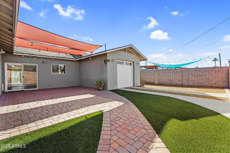 39-web-or-mls-8522 E Vernon Ave-41