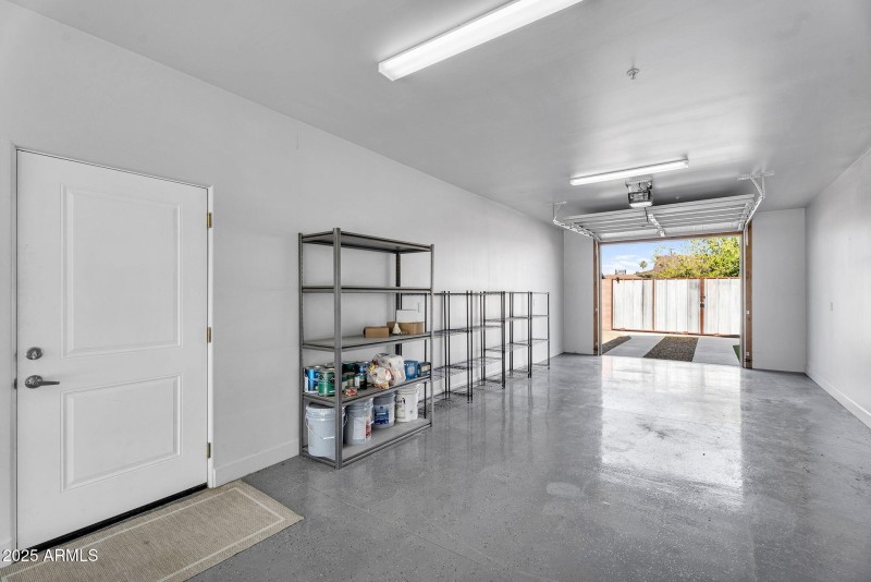 36-web-or-mls-8522 E Vernon Ave-36