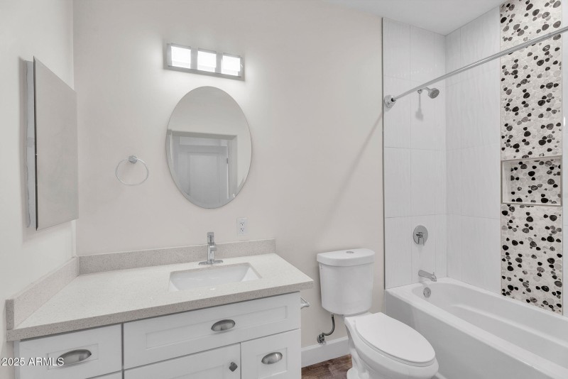 28-web-or-mls-8522 E Vernon Ave-28