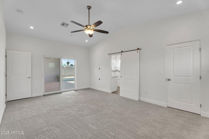 18-web-or-mls-8522 E Vernon Ave-18