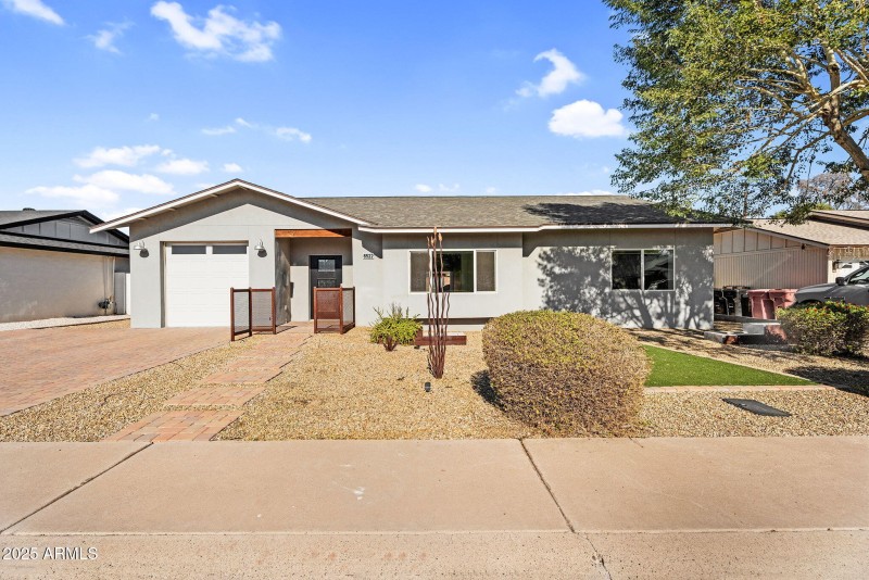 1-web-or-mls-8522 E Vernon Ave-1