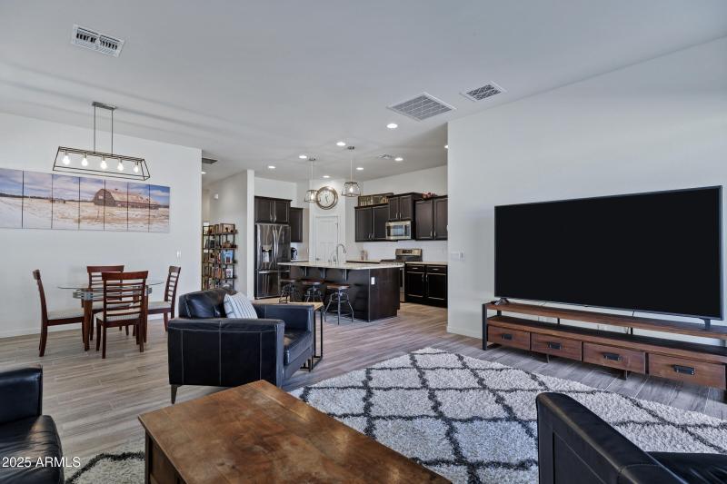 10104 E Nichols Ave-12