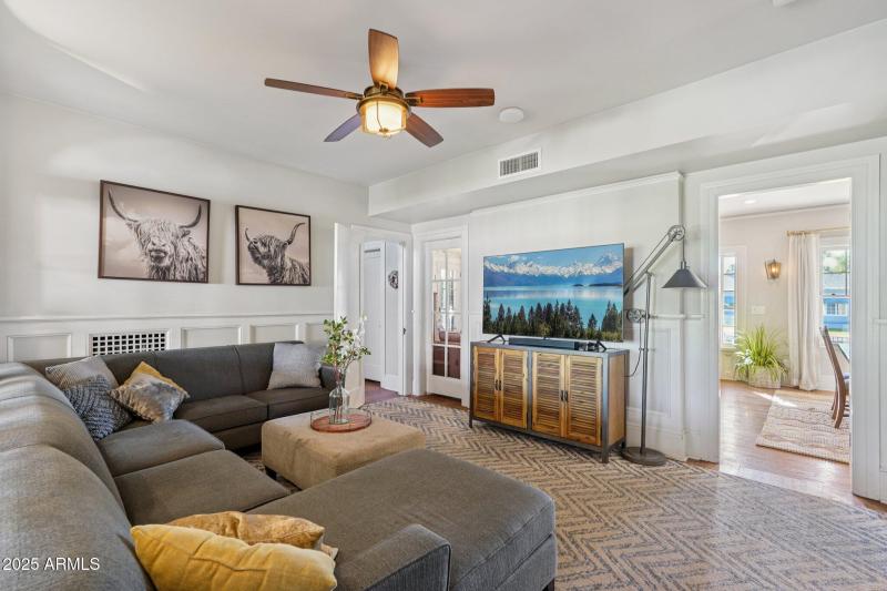 15-web-or-mls-W Lynwood St-S1412-015