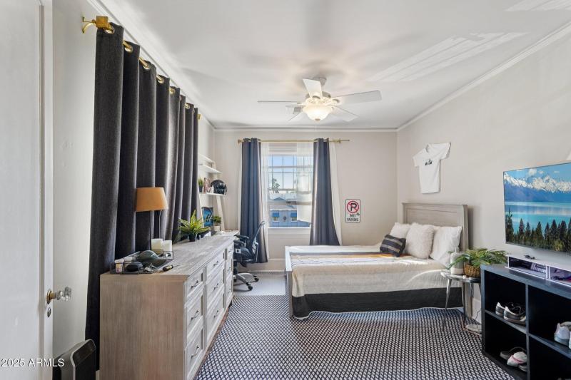 25-web-or-mls-W Lynwood St-S1412-025