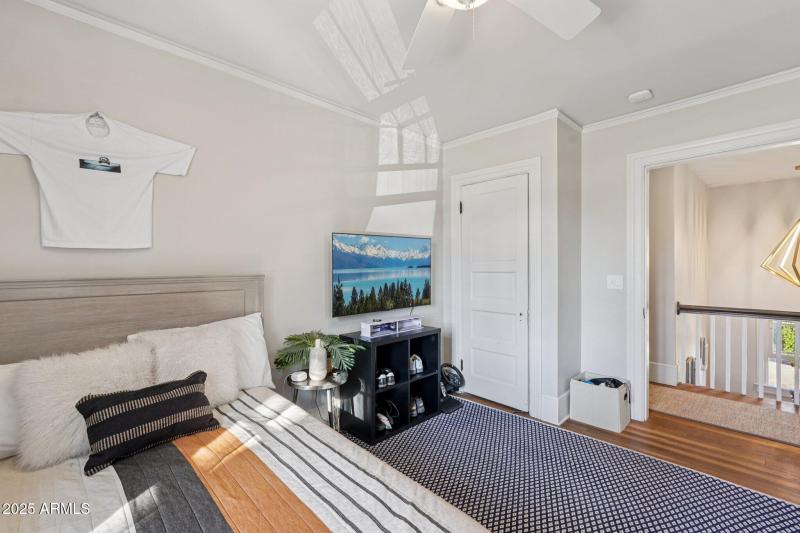 26-web-or-mls-W Lynwood St-S1412-026