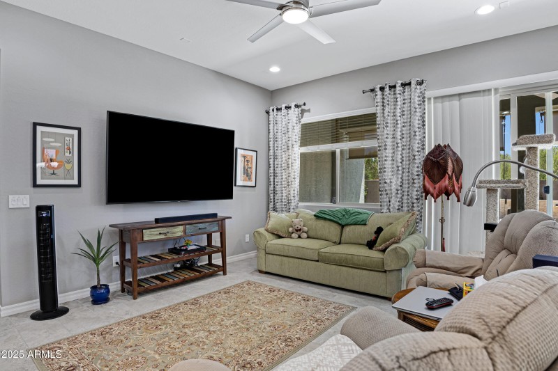 41465 W Sussex Dr-14