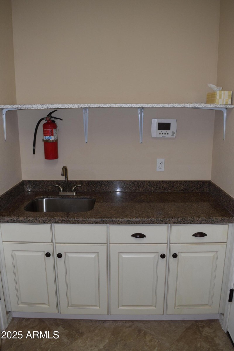 Laundry Sink, Storage