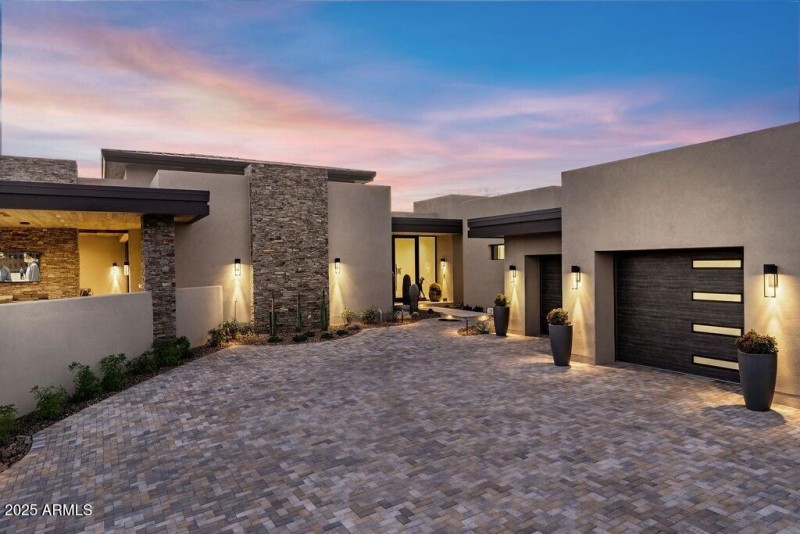 032_Twilight Exterior