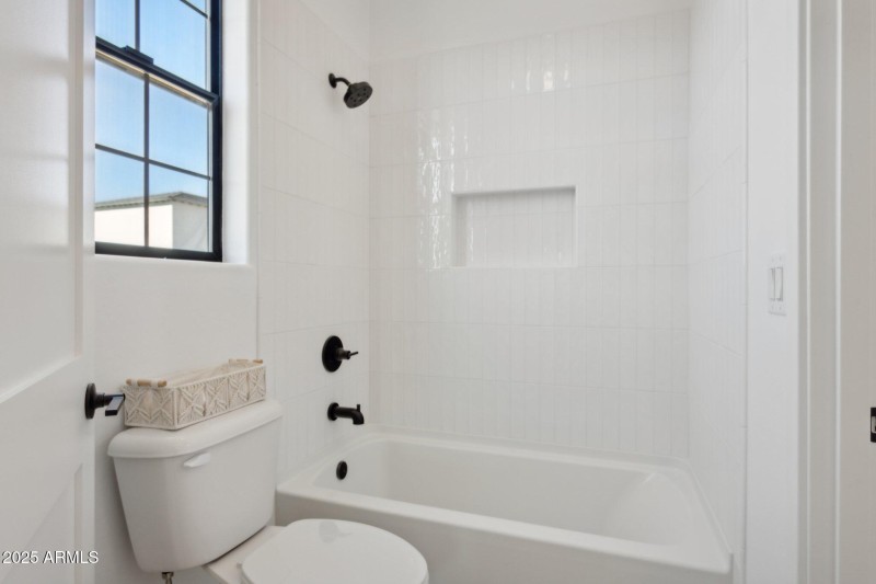 32-web-or-mls-13637-e-eclipse-dr