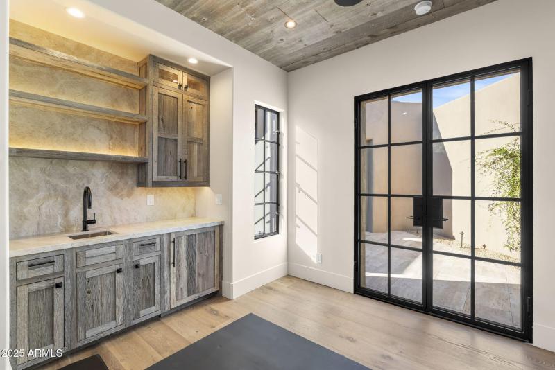 1BR/1BA/FP/W-D Casita=Ensuite BR 5 of 5