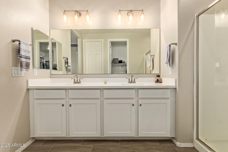 Double Vanity with Large Mirror