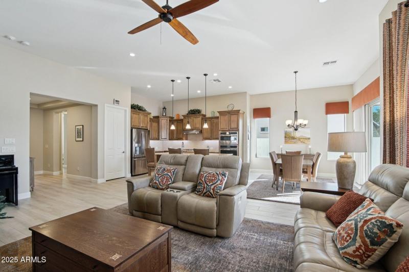 8-web-or-mls-W Berkeley Rd-S1712-008