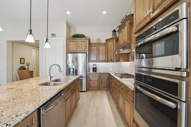 12-web-or-mls-W Berkeley Rd-S1712-012