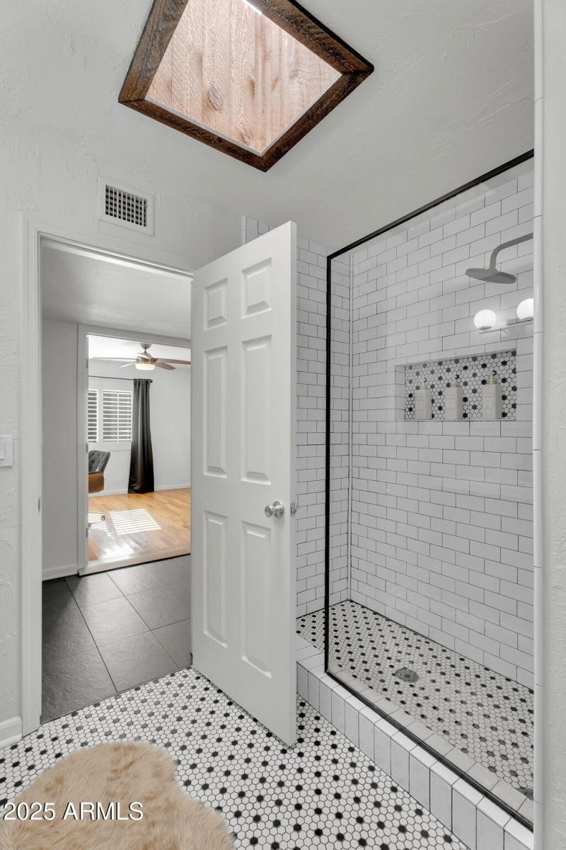 49-web-or-mls-27th-35