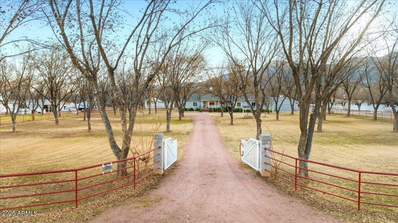 51-Aerial View Driveway