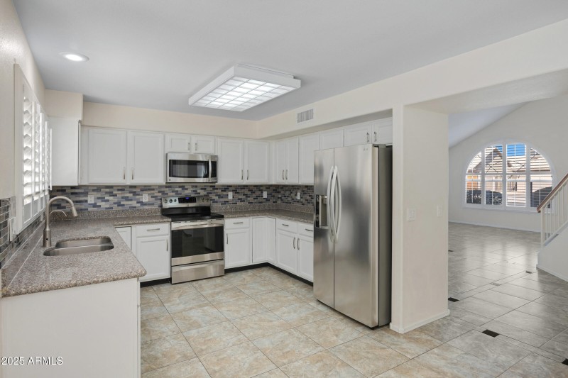 4237 E Rockledge Rd-11