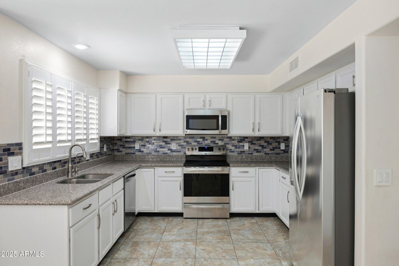 4237 E Rockledge Rd-12