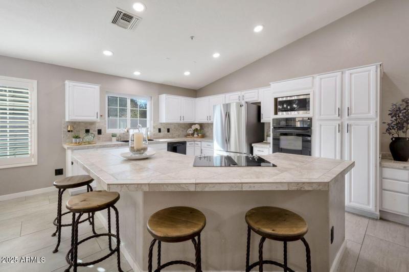 EXPANSIVE KITCHEN ISLAND