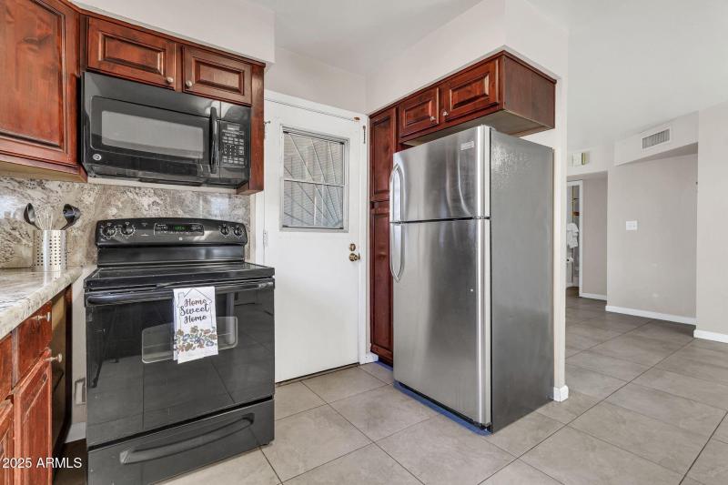 3302 East Pinchot Avenue, Apt 9 Phoenix