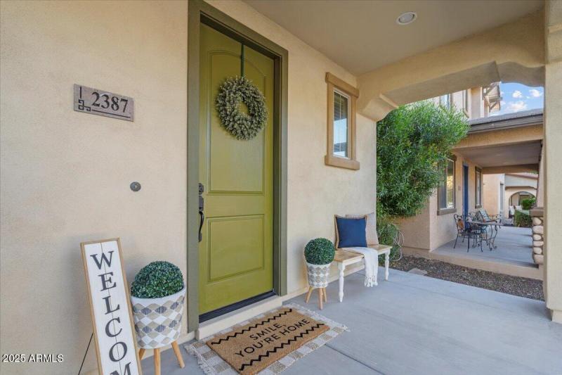 2387 N Heritage_Front Porch