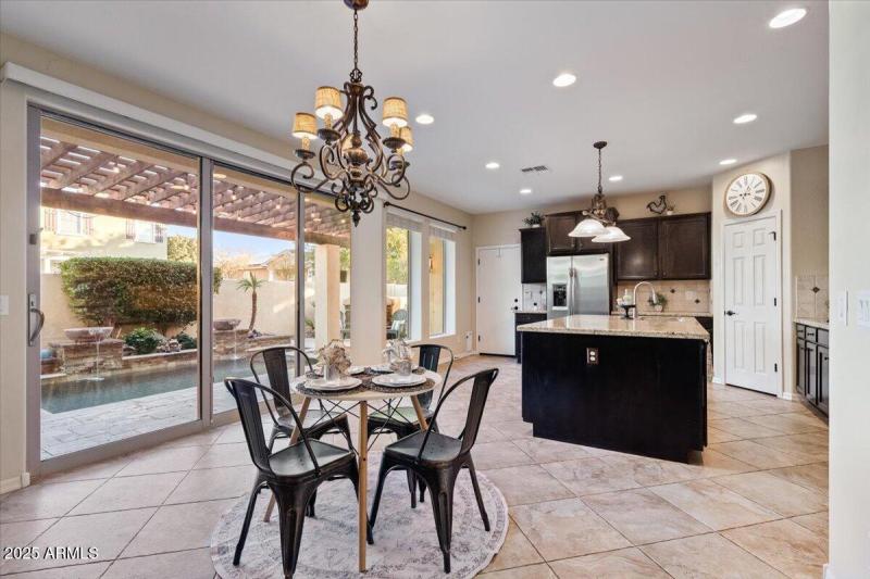 2387 N Heritage_kitchen