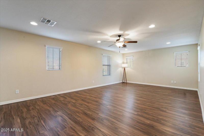 2387 N Heritage_Primary