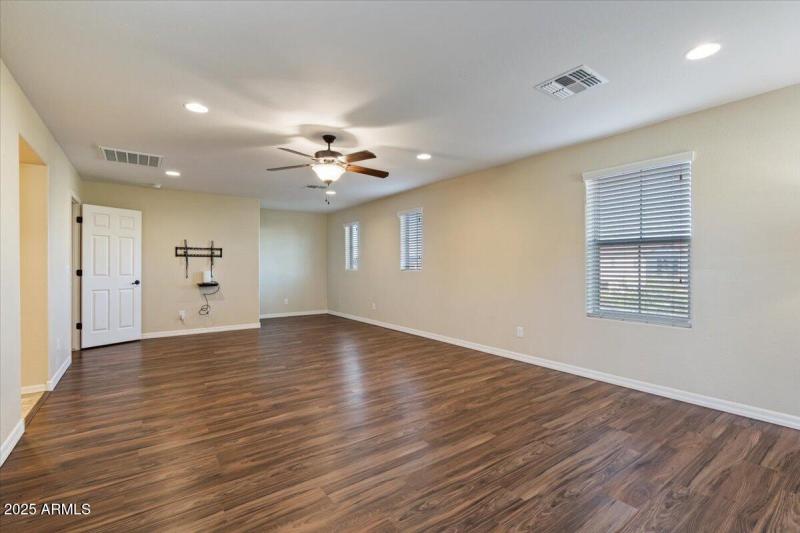 2387 N Heritage_Primary