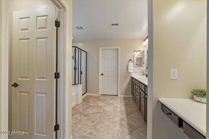 2387 N Heritage_Primary Bath