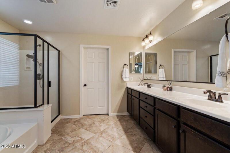 2387 N Heritage_Primary Bath