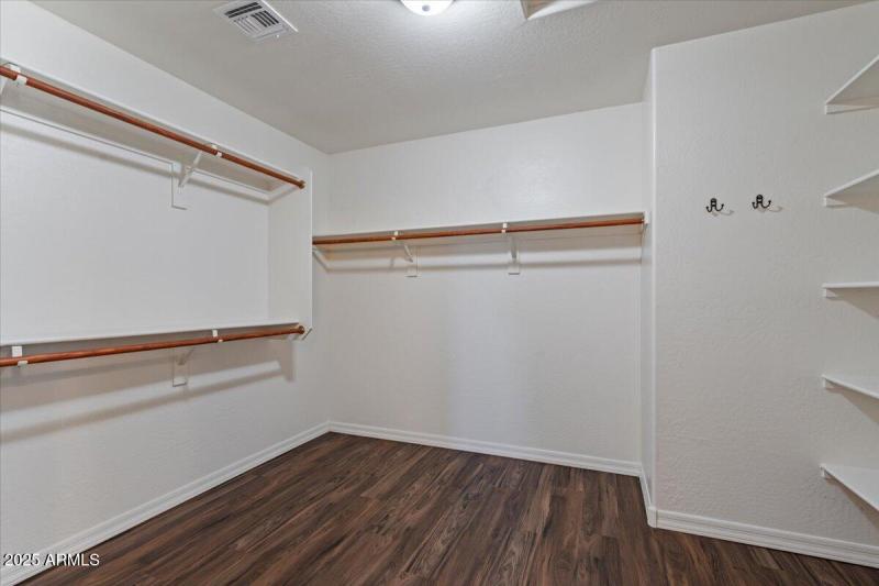 2387 N Heritage_Primary Walk in