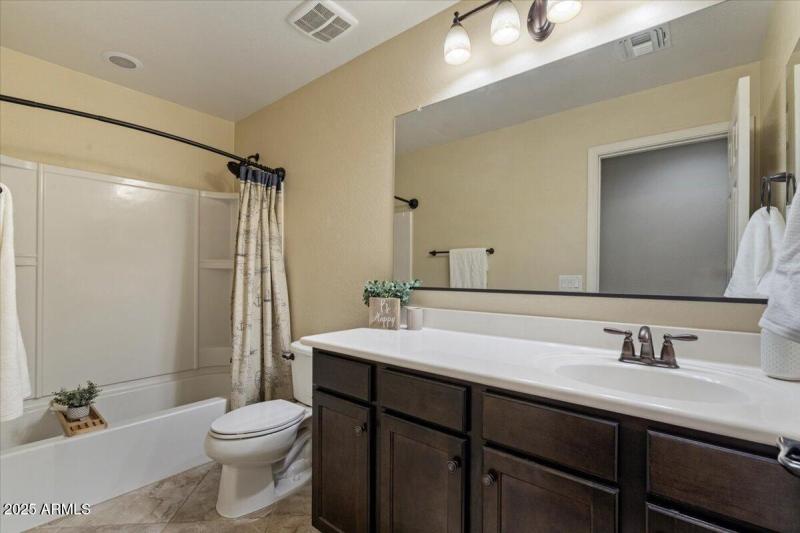 2387 N Heritage_Guest Bath