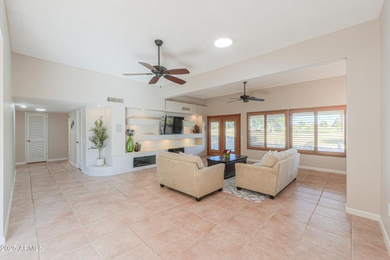 17801 N Boswell Blvd