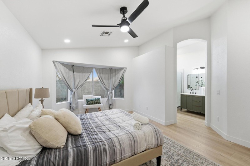 16-014-primary-bedroom