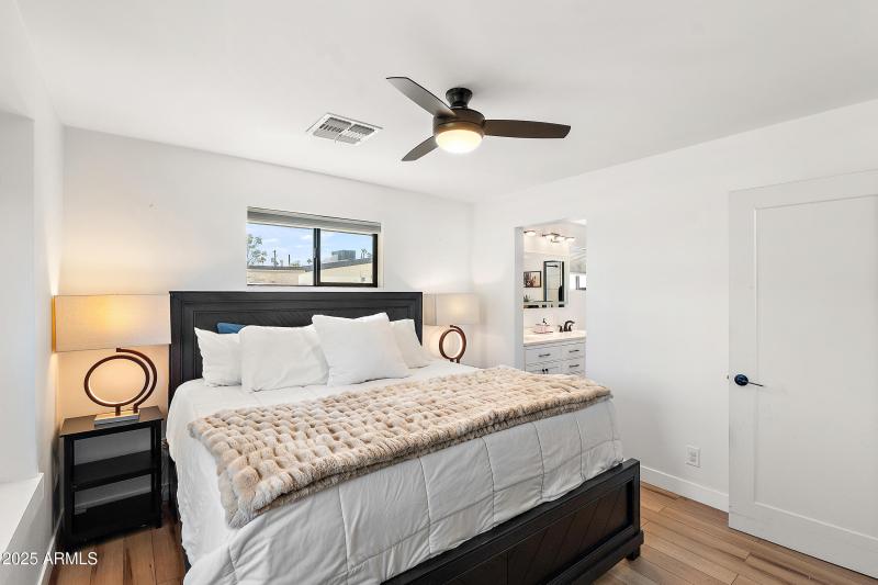 15_2050 n 71st st-12