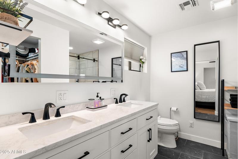 19_2050 n 71st st-16