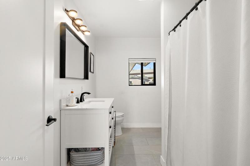 23_2050 n 71st st-20