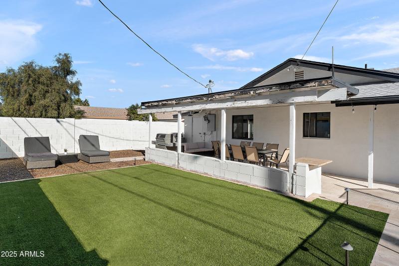 33_2050 n 71st st-30