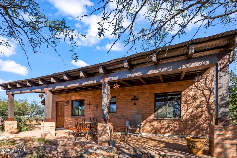 Back Patio Yard 4 casita