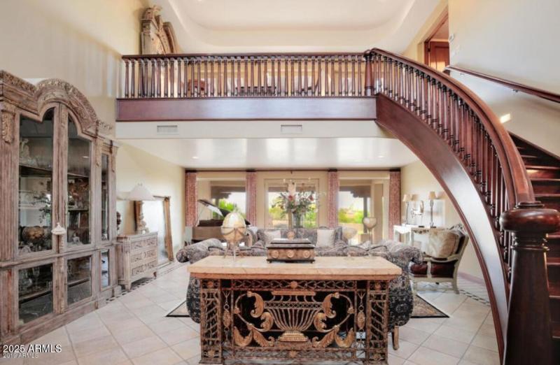 stairs to primary suite