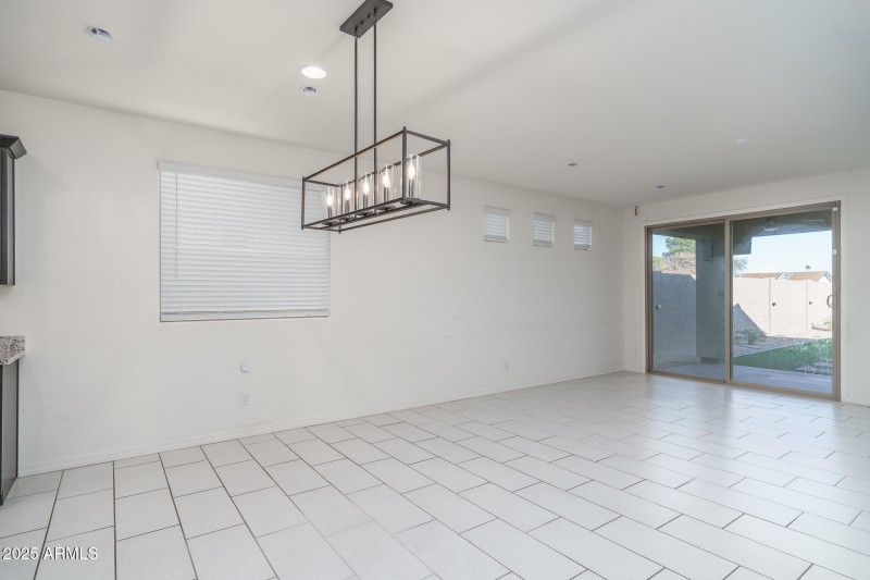 6) DINING TO GREAT ROOM