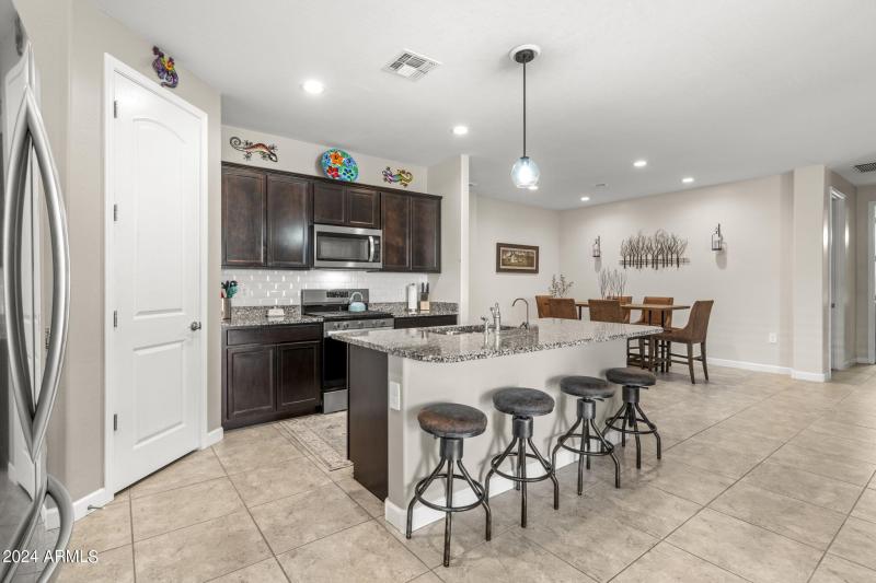 10-web-or-mls-37750-w-san-alvarez-ave