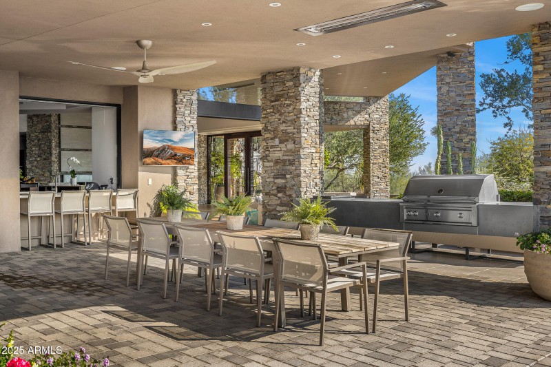 47outdoor dining lounge