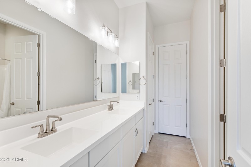 Jack-n-Jill Bath for Secondary Bedrooms