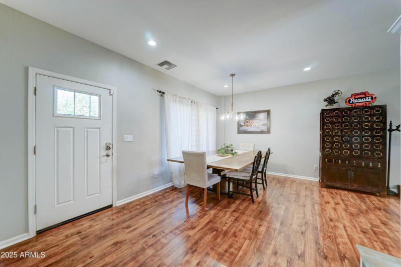 4001 E Indianola Ave-4