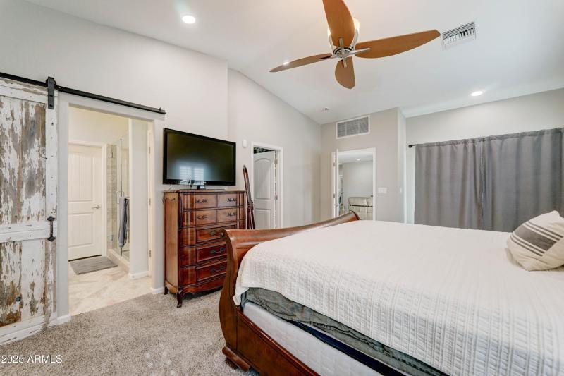 4001 E Indianola Ave-17