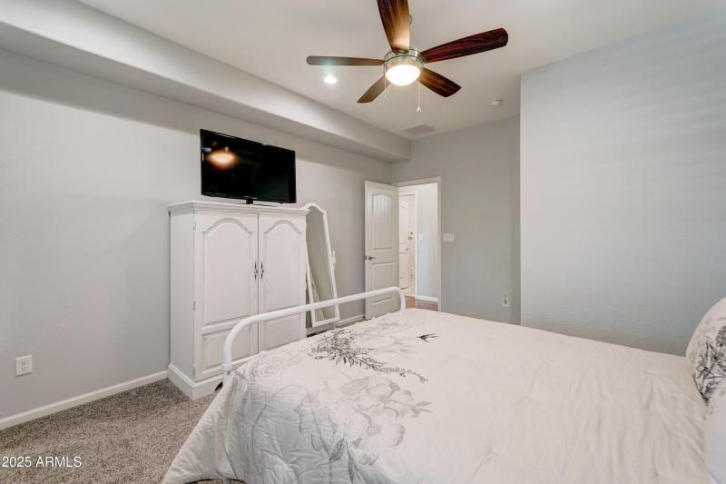 4001 E Indianola Ave-22